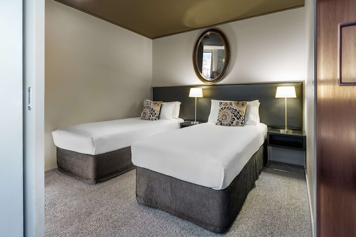 Room 15 of 42