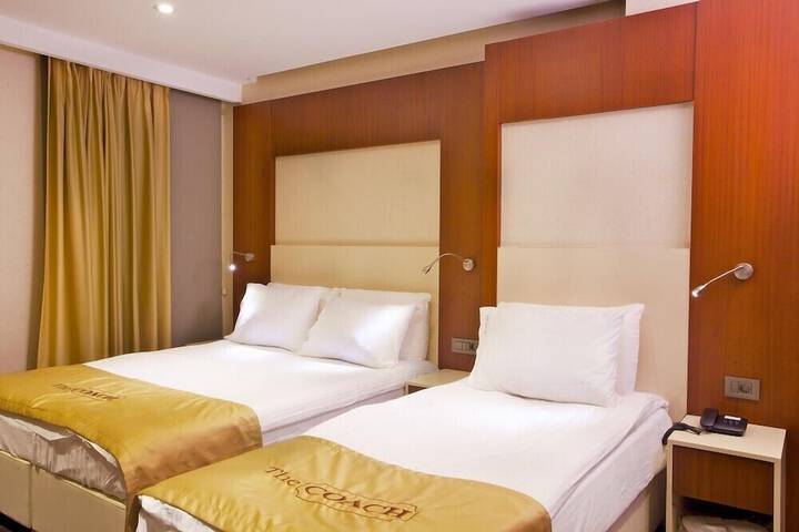 Room 5 of 17