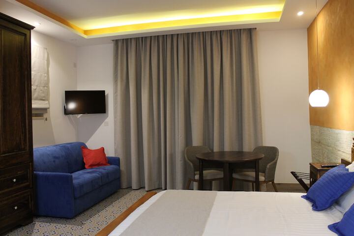 Room 3 of 75