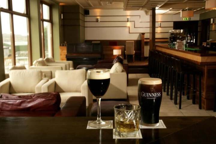 Lounge 7 of 10