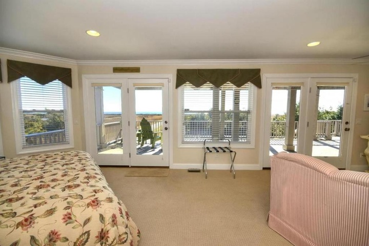 Room 4 of 20
