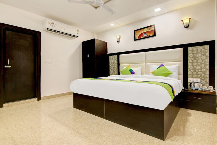 Room 17 of 21
