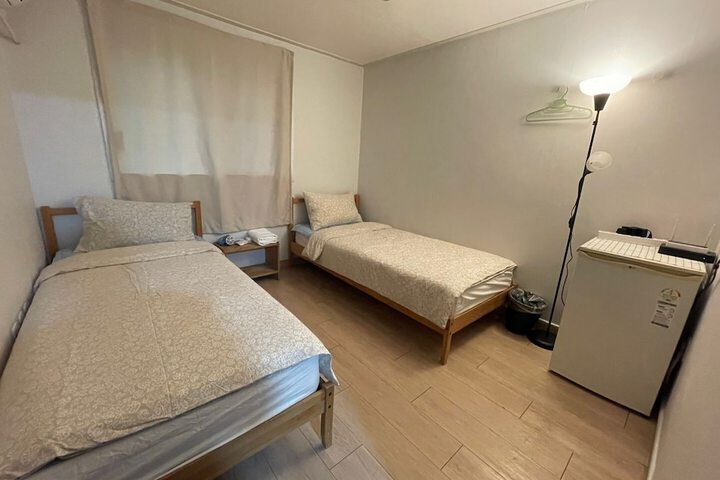 Room 18 of 49