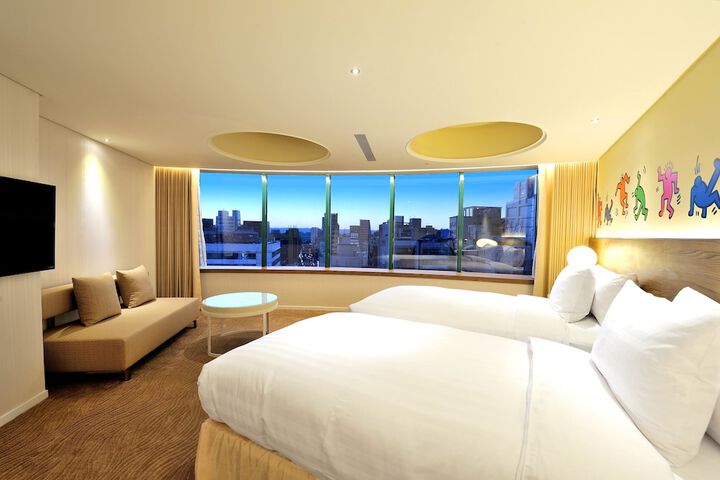 Room 72 of 171