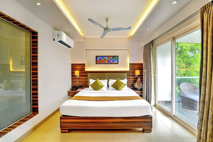 Room 9 of 65