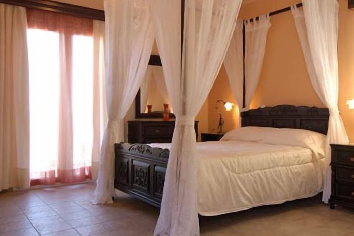 Room 4 of 42