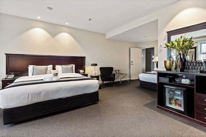 Room 11 of 36