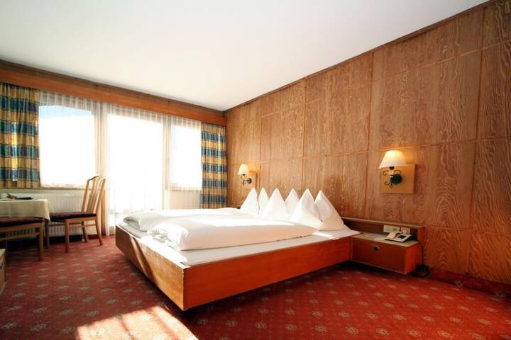 Room 4 of 34
