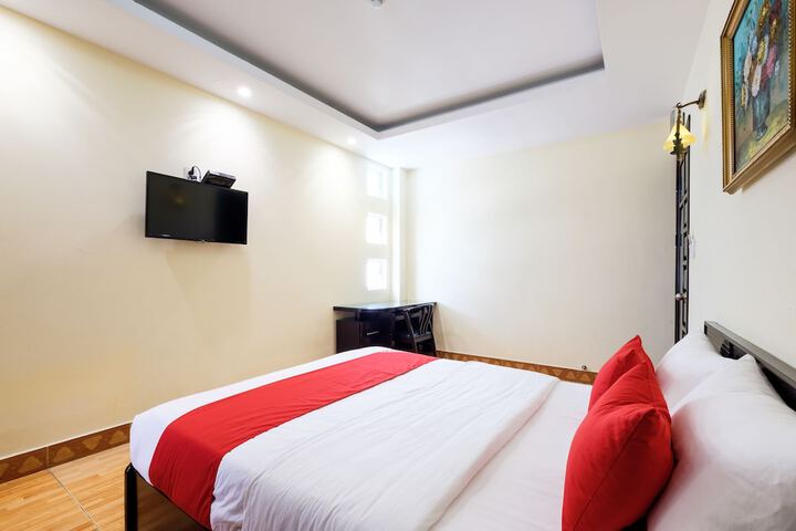 Room 8 of 25
