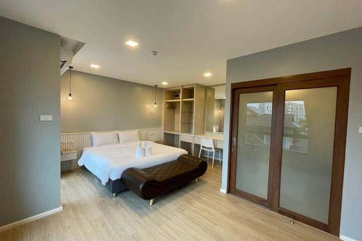 Room 4 of 24