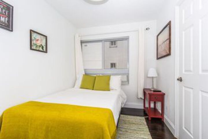 Room 6 of 18