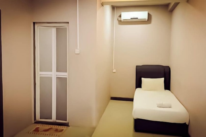 Room 25 of 50