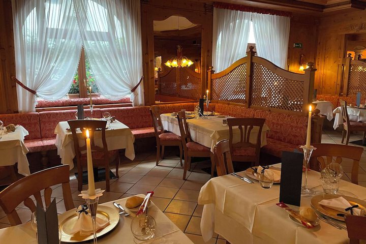 Dining 88 of 107