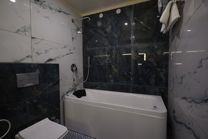 Room 21 of 26