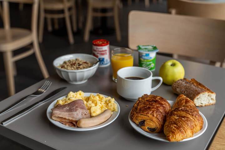 Breakfast buffet