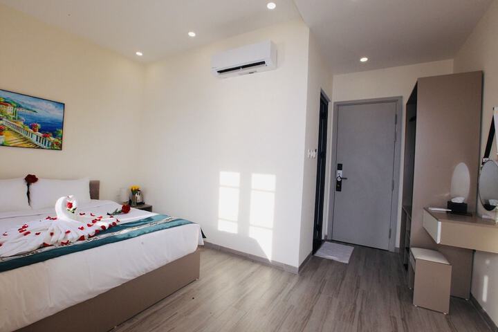 Room 9 of 38