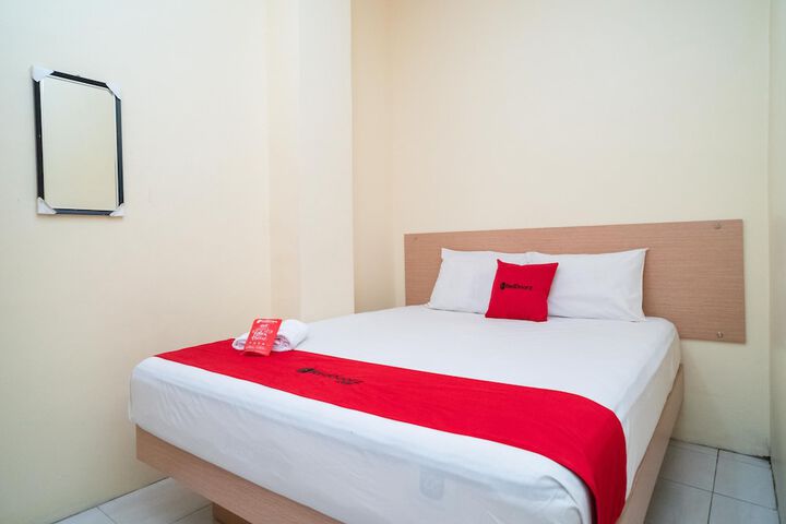 Photo of RedDoorz Syariah near Taman Siring 2