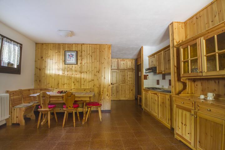 Room 7 of 63