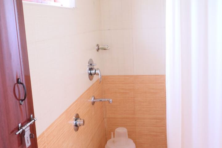 Room 16 of 32