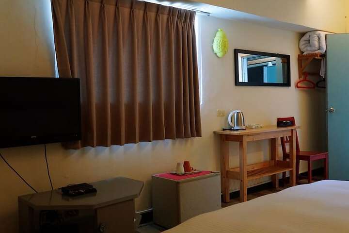Room 27 of 53
