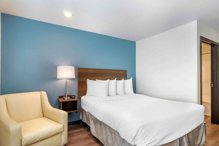 Studio 2 Queen Beds Accessible (3 of 10)