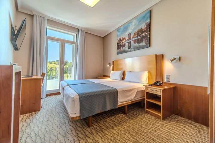 Room 40 of 99