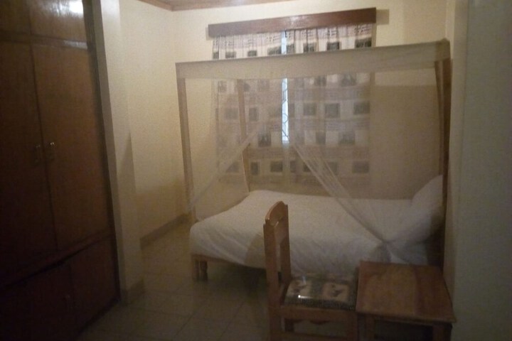 Room 9 of 22