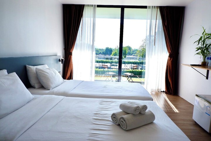 Room 16 of 44