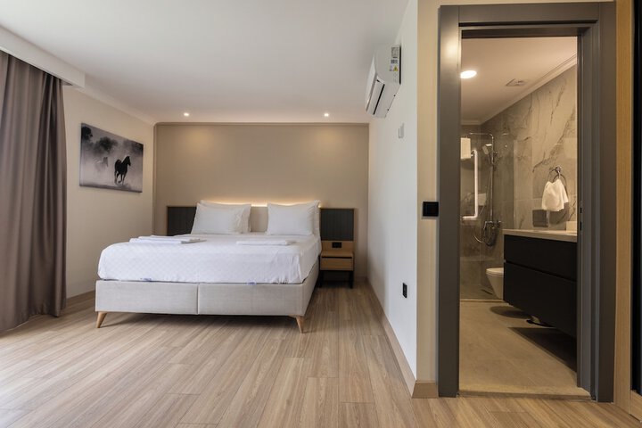 Room 13 of 52