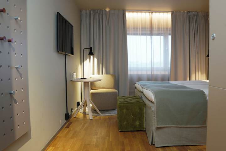 Room 21 of 100