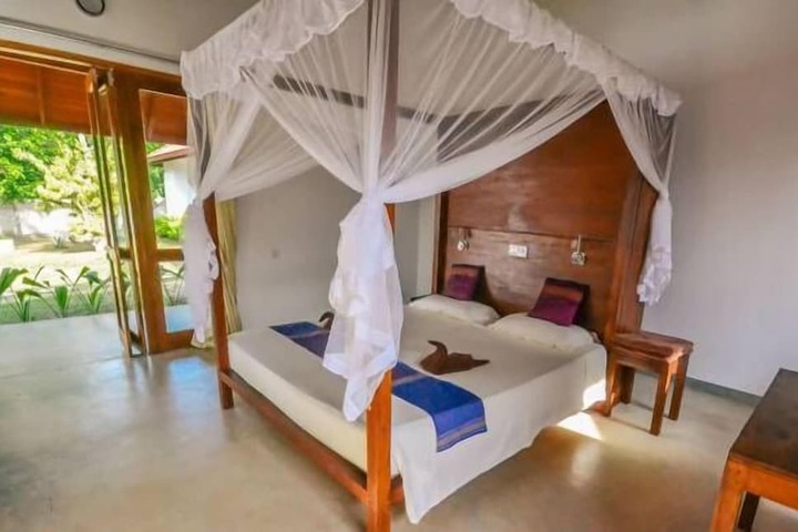 Room 2 of 38