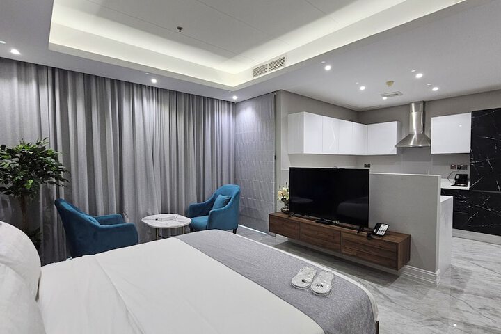 Room 13 of 42