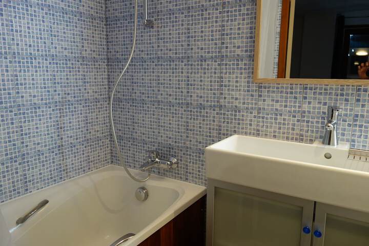 Room 15 of 18