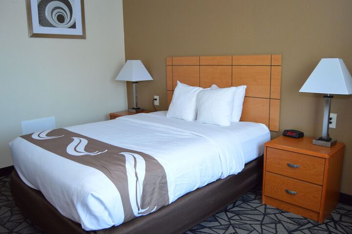 1 King Bed (2 of 8)