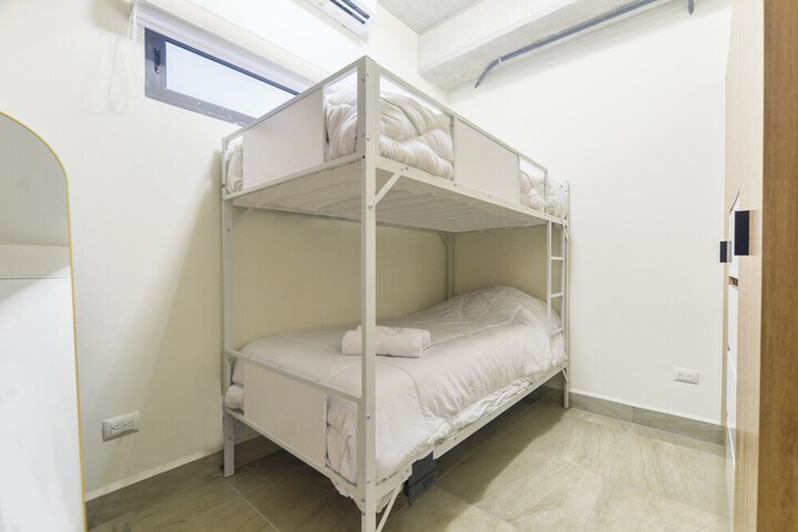 Room 56 of 254