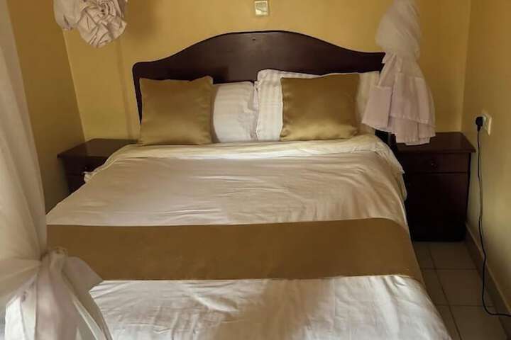 Room 8 of 36