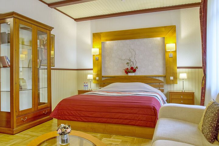Room 5 of 69
