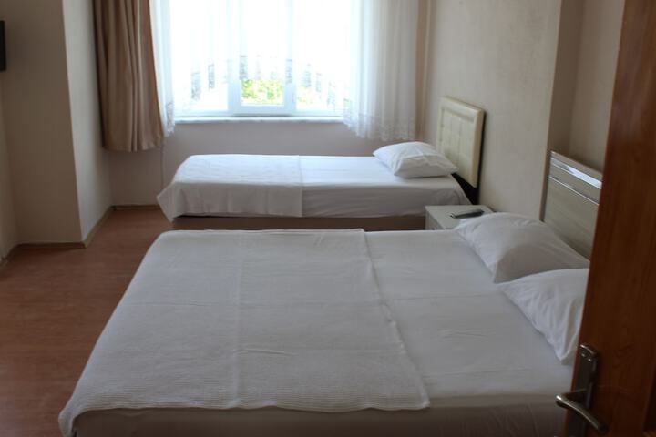 Room 2 of 81