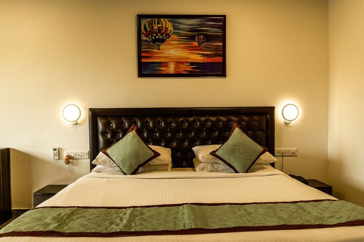 Room 9 of 53