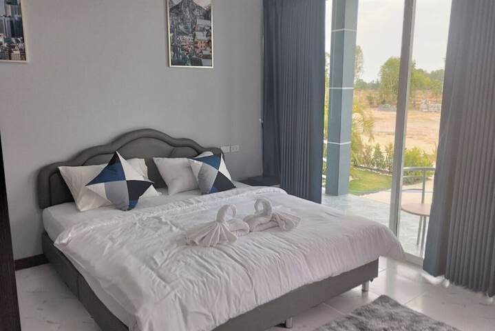 Room 5 of 26