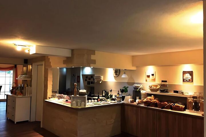 Breakfast/Coffee Service 100 of 109
