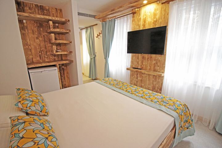 Room 8 of 61