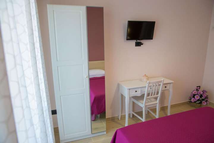 Room 10 of 73