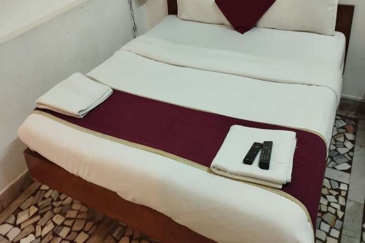 Room 2 of 7