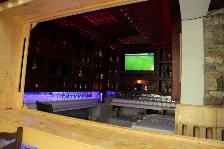 Lounge 19 of 22