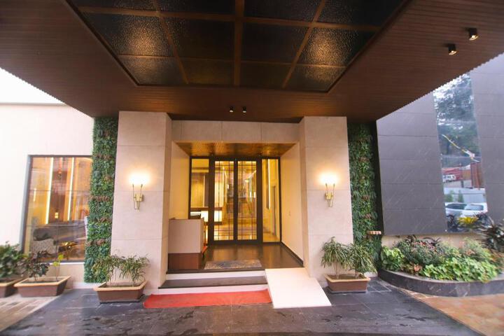 Hotel Entry