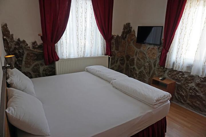 Room 10 of 35