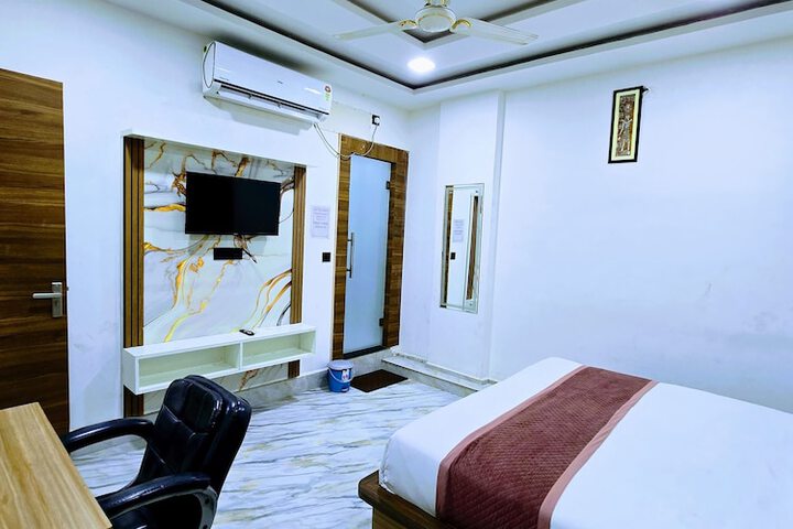 Room 27 of 60