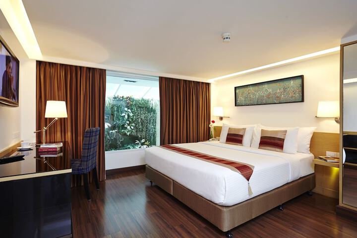 Room 9 of 26