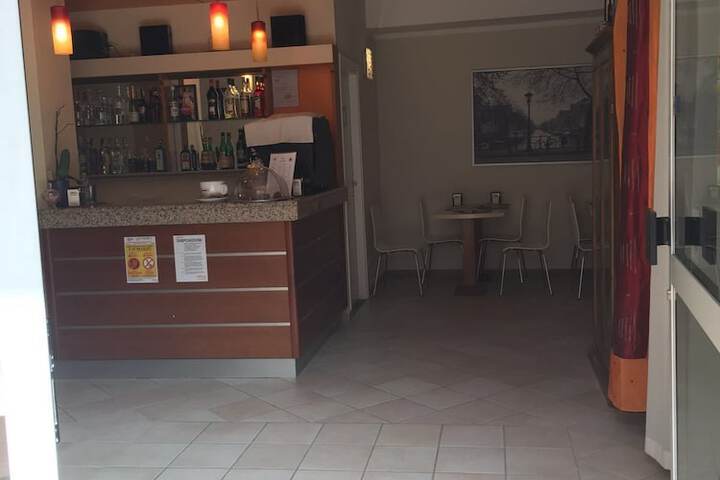 Lounge 46 of 65